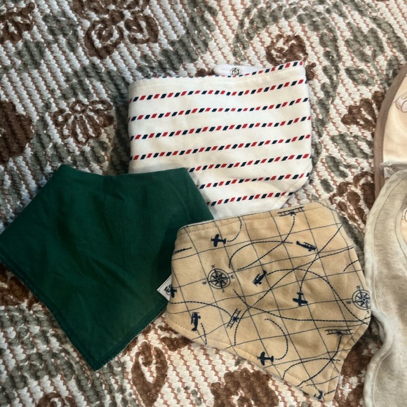 Baby bib bundle - Picture 4 of 5